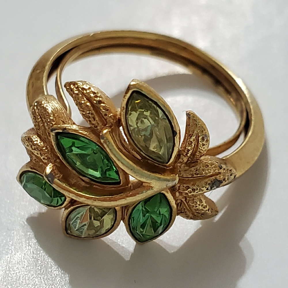 Vintage Avon ring